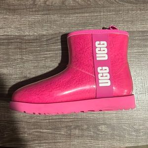 UGG WATER PROOF PINK FUCHSIA BOOTS